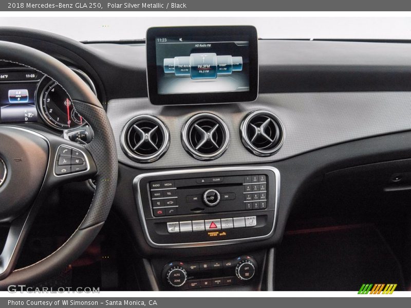 Polar Silver Metallic / Black 2018 Mercedes-Benz GLA 250