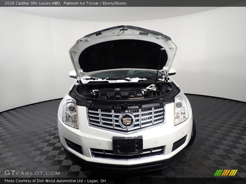 Platinum Ice Tricoat / Ebony/Ebony 2016 Cadillac SRX Luxury AWD