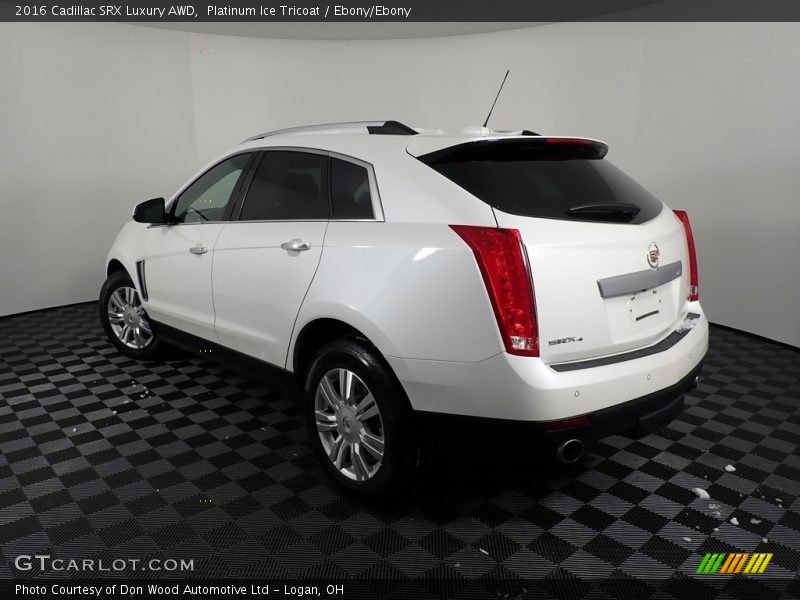 Platinum Ice Tricoat / Ebony/Ebony 2016 Cadillac SRX Luxury AWD