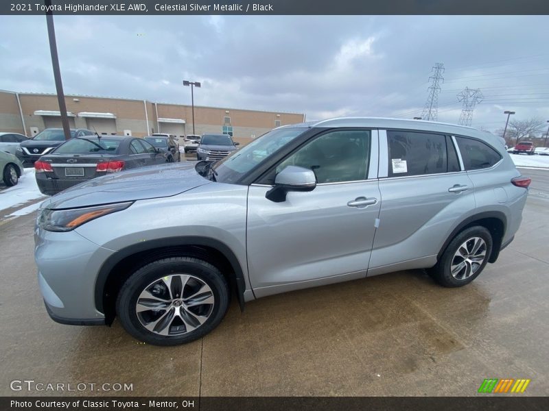 Celestial Silver Metallic / Black 2021 Toyota Highlander XLE AWD