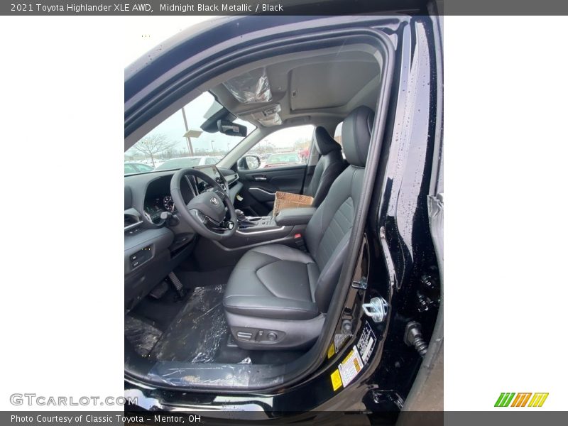 Midnight Black Metallic / Black 2021 Toyota Highlander XLE AWD