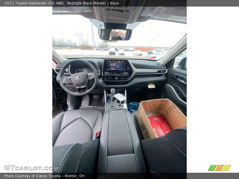 Midnight Black Metallic / Black 2021 Toyota Highlander XLE AWD