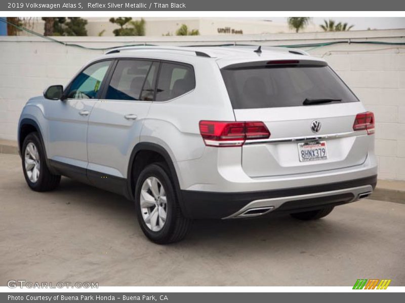 Reflex Silver Metallic / Titan Black 2019 Volkswagen Atlas S