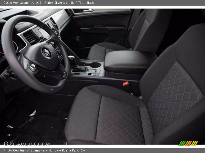 Reflex Silver Metallic / Titan Black 2019 Volkswagen Atlas S