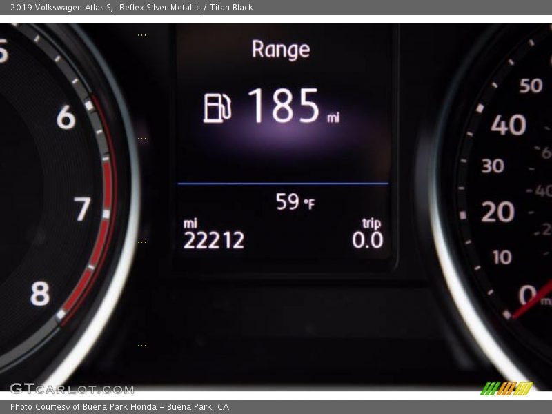 Reflex Silver Metallic / Titan Black 2019 Volkswagen Atlas S