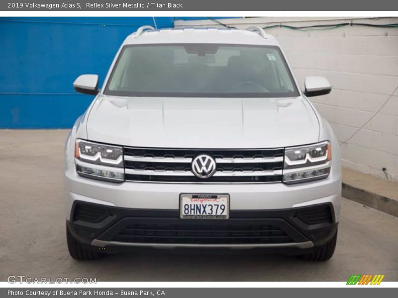 Reflex Silver Metallic / Titan Black 2019 Volkswagen Atlas S