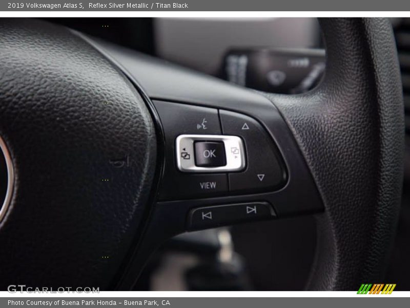 Reflex Silver Metallic / Titan Black 2019 Volkswagen Atlas S