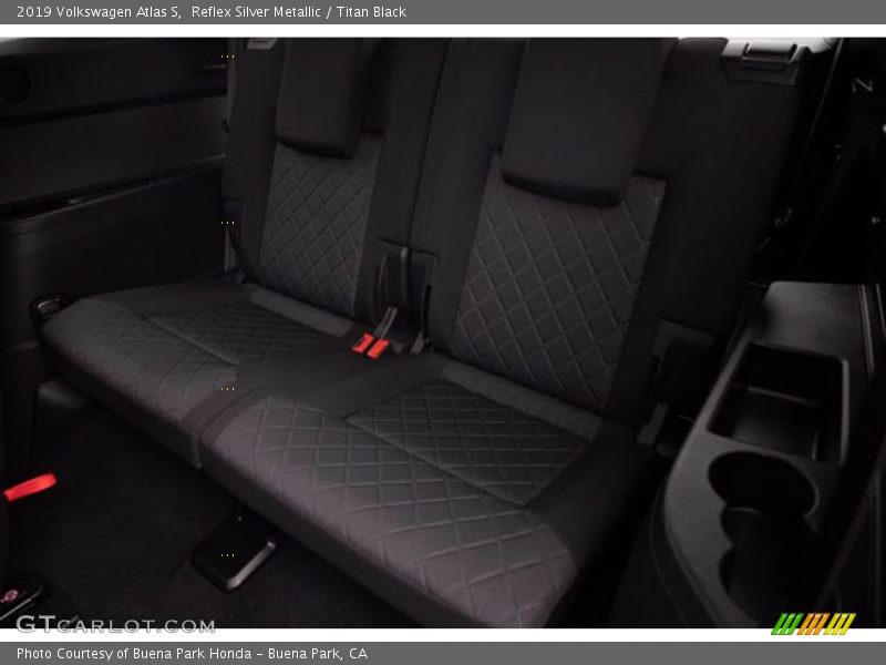 Reflex Silver Metallic / Titan Black 2019 Volkswagen Atlas S