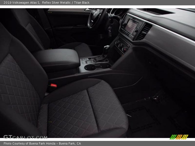 Reflex Silver Metallic / Titan Black 2019 Volkswagen Atlas S