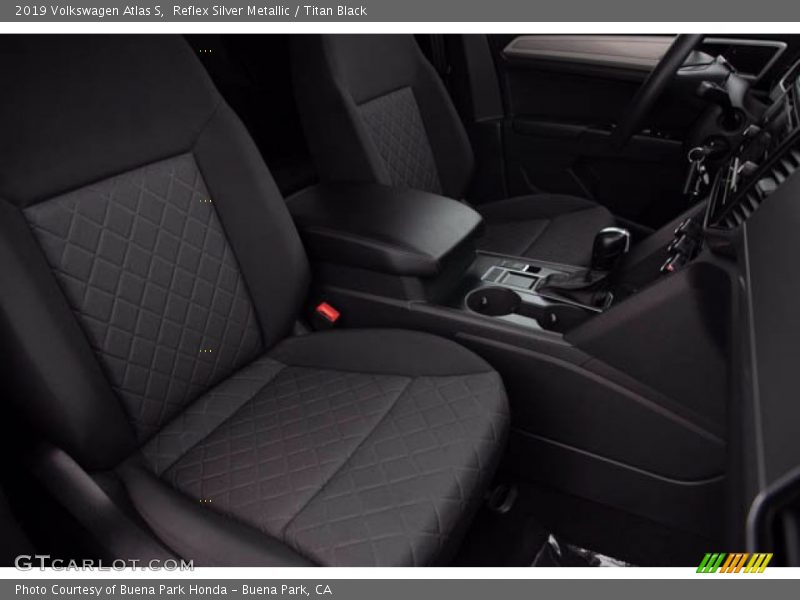 Reflex Silver Metallic / Titan Black 2019 Volkswagen Atlas S