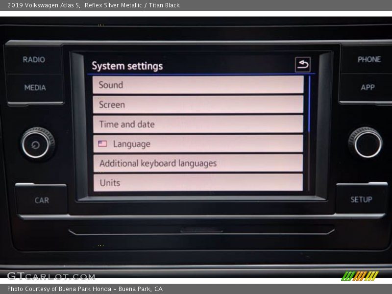 Reflex Silver Metallic / Titan Black 2019 Volkswagen Atlas S