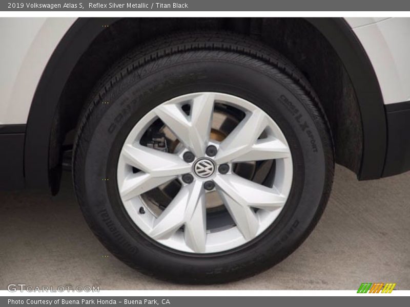 Reflex Silver Metallic / Titan Black 2019 Volkswagen Atlas S