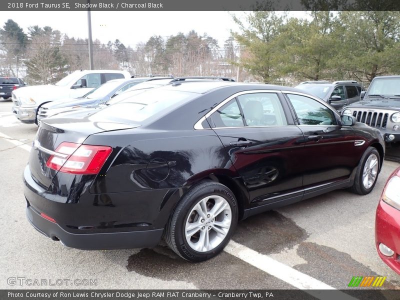 Shadow Black / Charcoal Black 2018 Ford Taurus SE