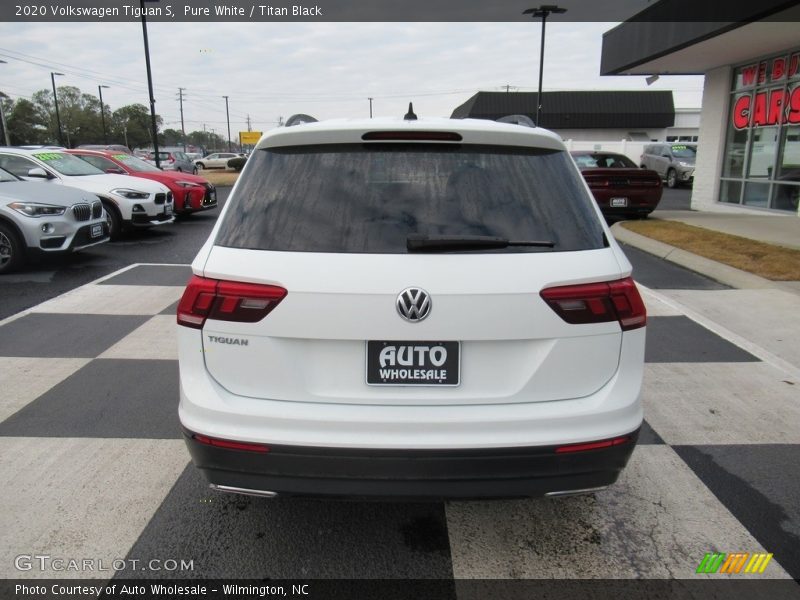 Pure White / Titan Black 2020 Volkswagen Tiguan S