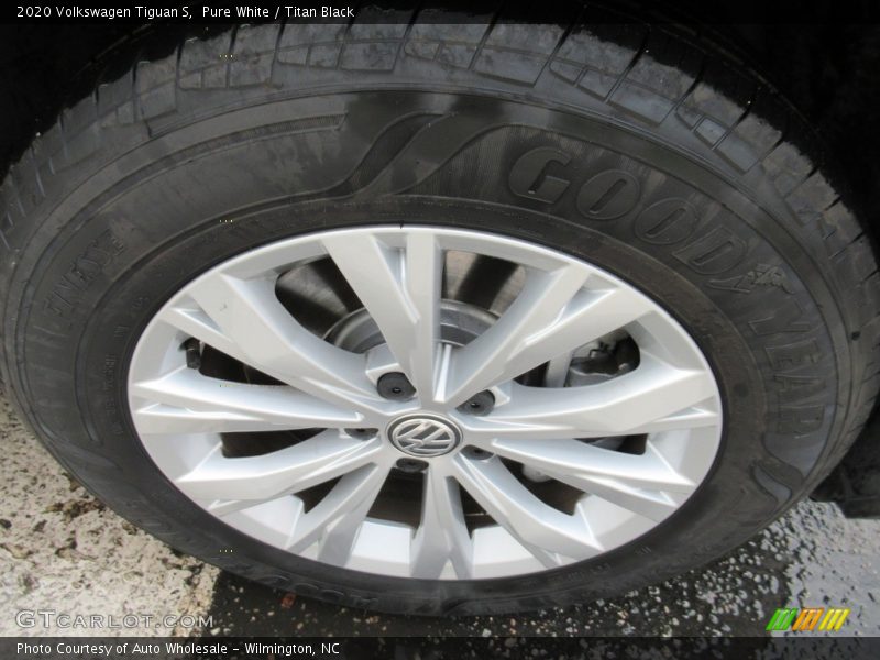 Pure White / Titan Black 2020 Volkswagen Tiguan S