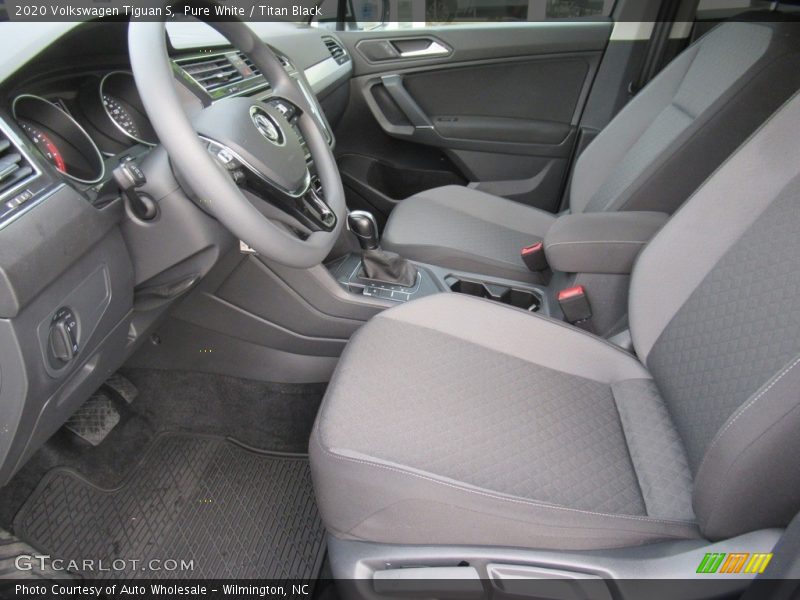 Pure White / Titan Black 2020 Volkswagen Tiguan S