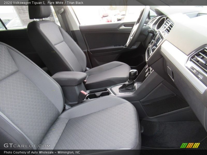 Pure White / Titan Black 2020 Volkswagen Tiguan S