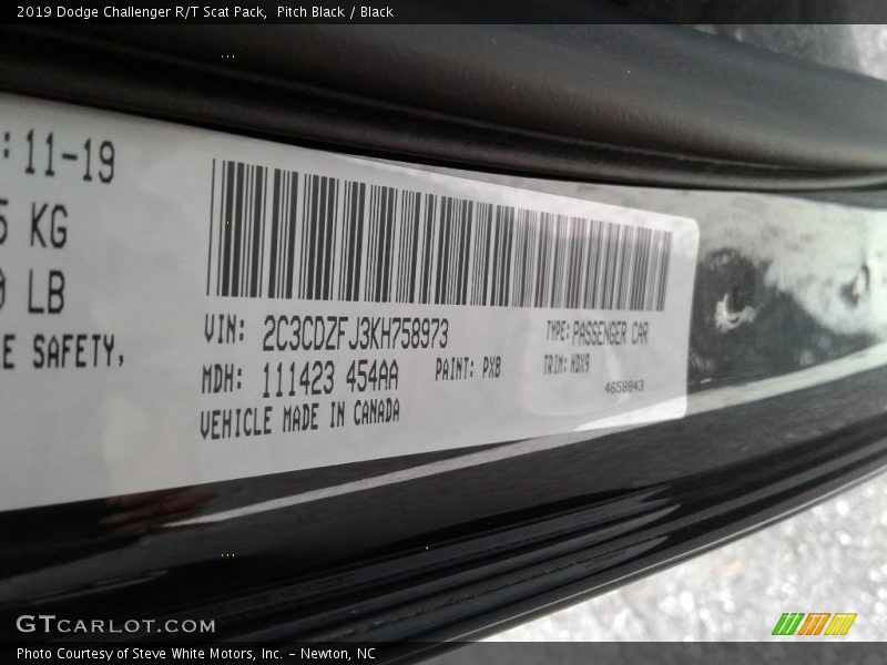 Pitch Black / Black 2019 Dodge Challenger R/T Scat Pack