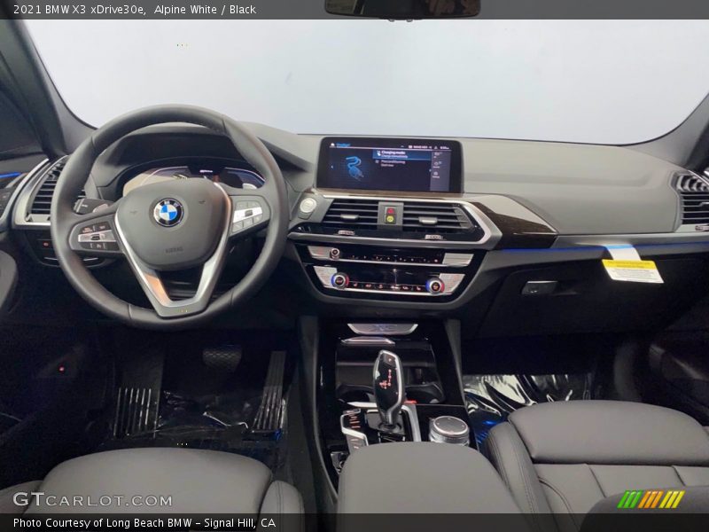 Alpine White / Black 2021 BMW X3 xDrive30e