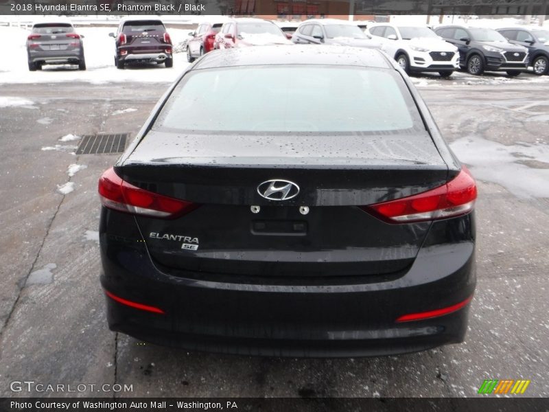 Phantom Black / Black 2018 Hyundai Elantra SE
