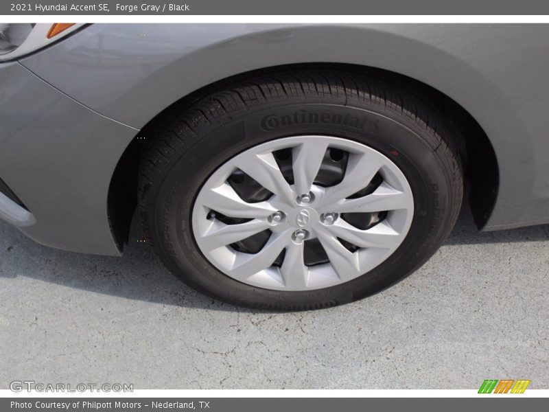 Forge Gray / Black 2021 Hyundai Accent SE