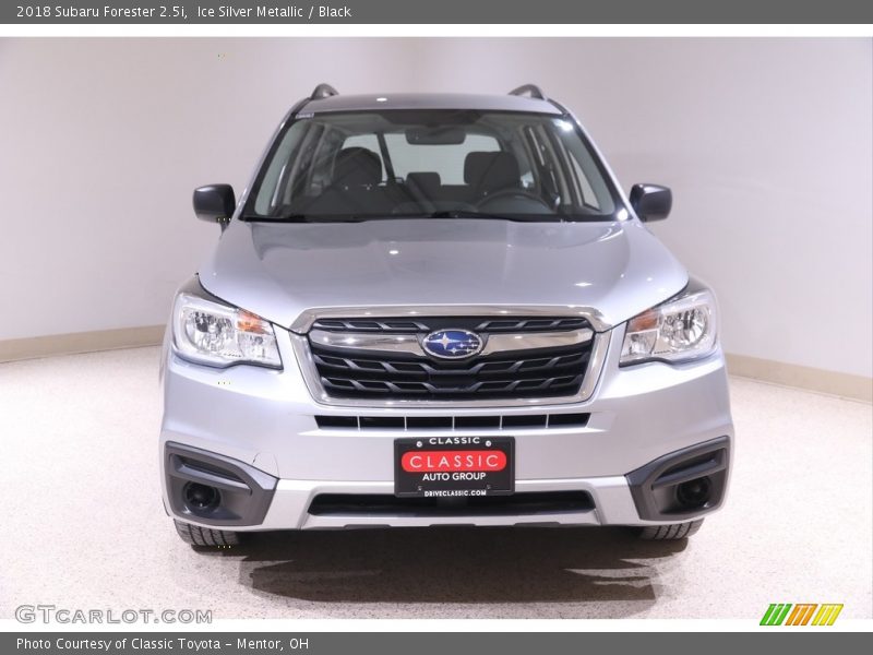 Ice Silver Metallic / Black 2018 Subaru Forester 2.5i