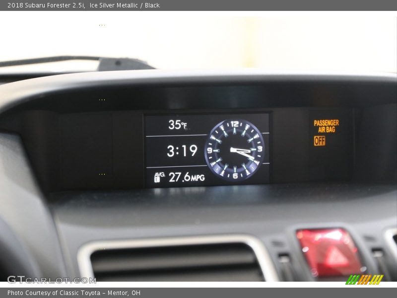 Ice Silver Metallic / Black 2018 Subaru Forester 2.5i