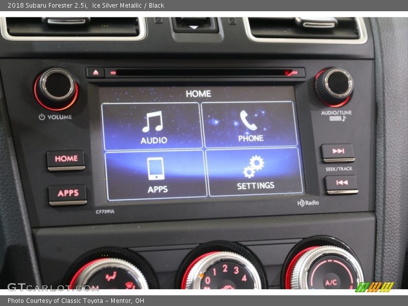Ice Silver Metallic / Black 2018 Subaru Forester 2.5i