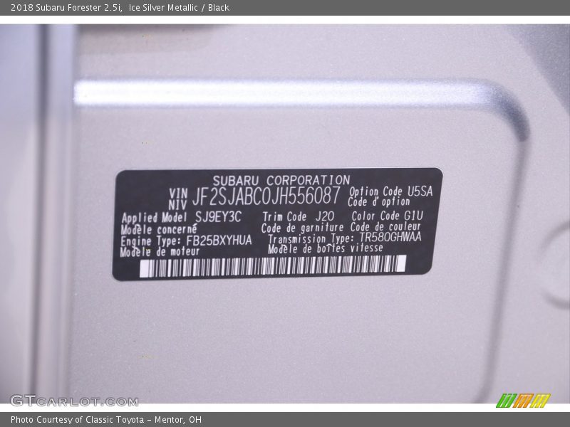 Ice Silver Metallic / Black 2018 Subaru Forester 2.5i