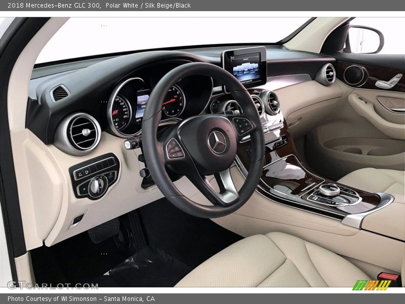 Polar White / Silk Beige/Black 2018 Mercedes-Benz GLC 300