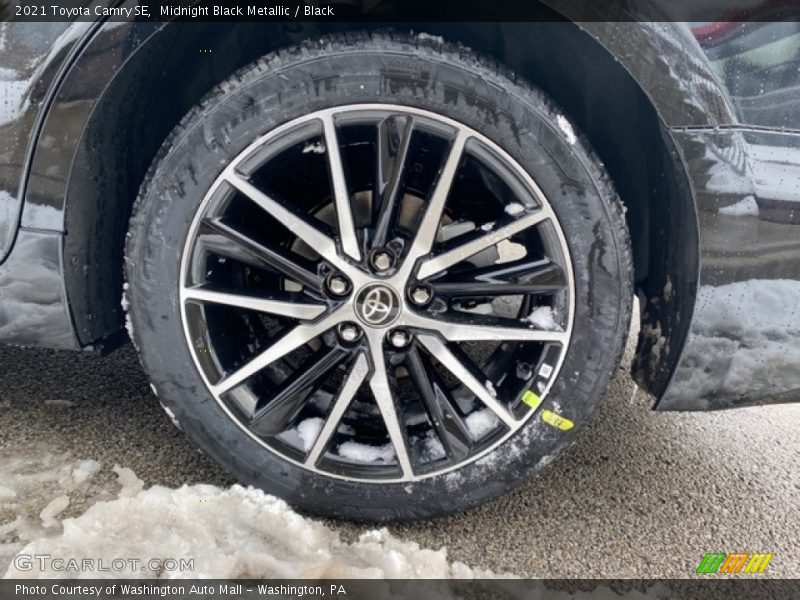 Midnight Black Metallic / Black 2021 Toyota Camry SE