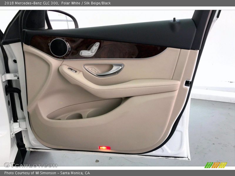 Polar White / Silk Beige/Black 2018 Mercedes-Benz GLC 300