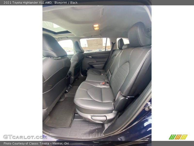 Blueprint / Black 2021 Toyota Highlander XLE AWD