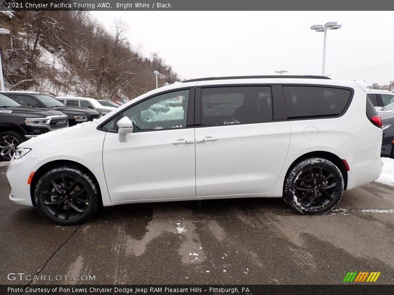 Bright White / Black 2021 Chrysler Pacifica Touring AWD