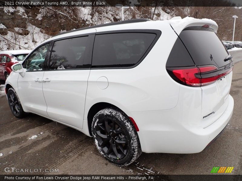 Bright White / Black 2021 Chrysler Pacifica Touring AWD