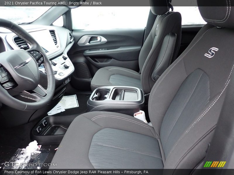 Bright White / Black 2021 Chrysler Pacifica Touring AWD
