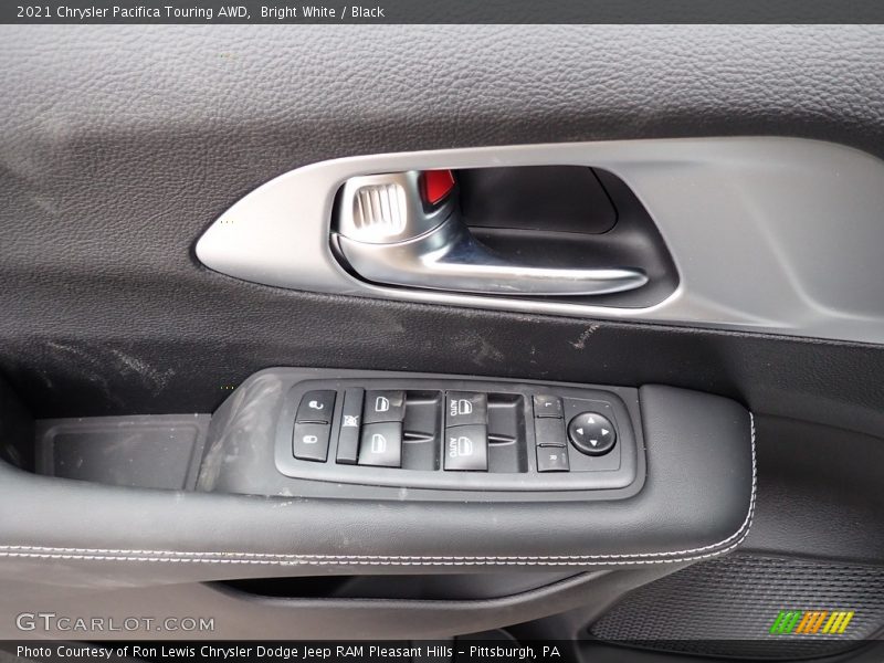 Bright White / Black 2021 Chrysler Pacifica Touring AWD