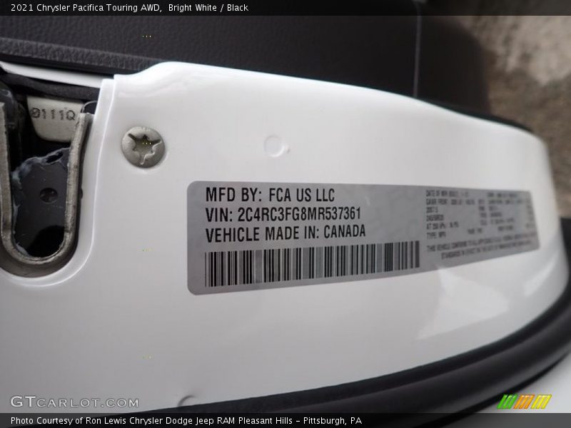 Bright White / Black 2021 Chrysler Pacifica Touring AWD