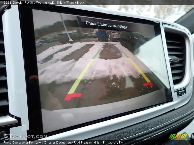 Bright White / Black 2021 Chrysler Pacifica Touring AWD