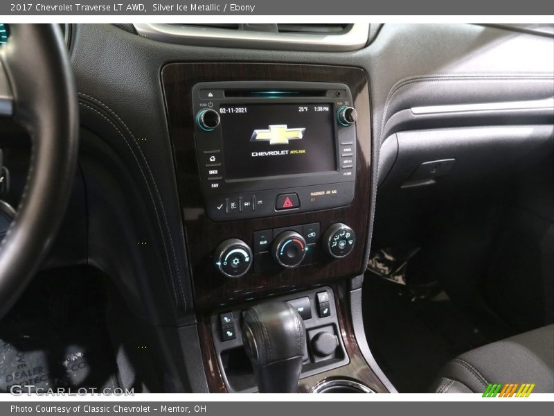 Silver Ice Metallic / Ebony 2017 Chevrolet Traverse LT AWD