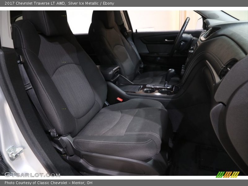 Silver Ice Metallic / Ebony 2017 Chevrolet Traverse LT AWD