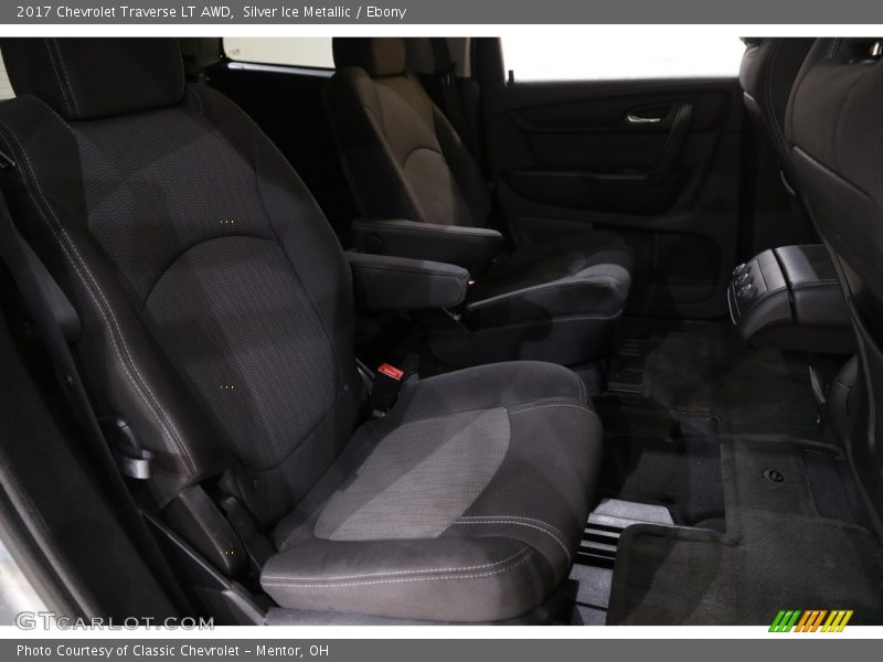 Silver Ice Metallic / Ebony 2017 Chevrolet Traverse LT AWD