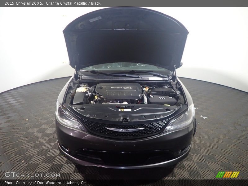 Granite Crystal Metallic / Black 2015 Chrysler 200 S