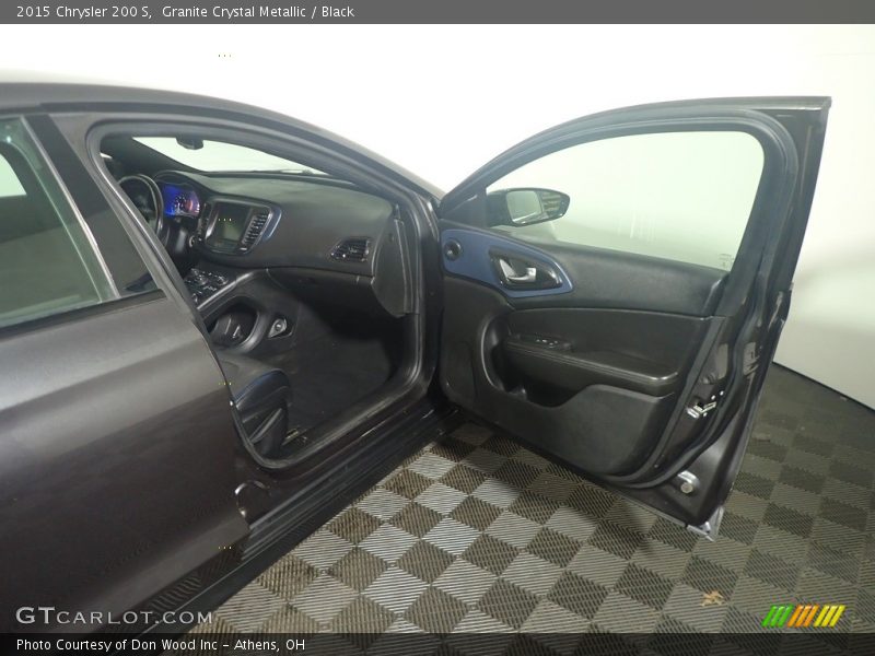 Granite Crystal Metallic / Black 2015 Chrysler 200 S