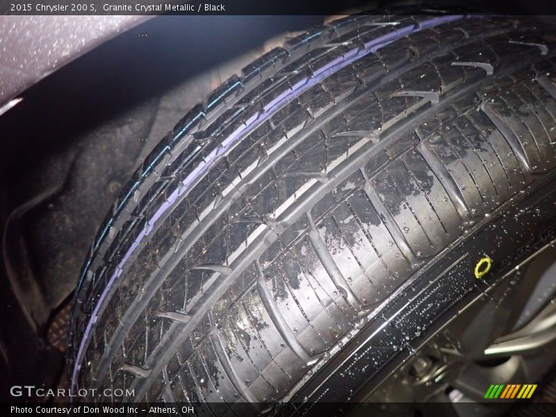 Granite Crystal Metallic / Black 2015 Chrysler 200 S