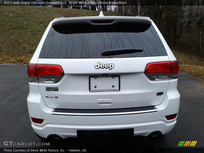 Bright White / Dark Sienna Brown/Black 2021 Jeep Grand Cherokee Overland 4x4