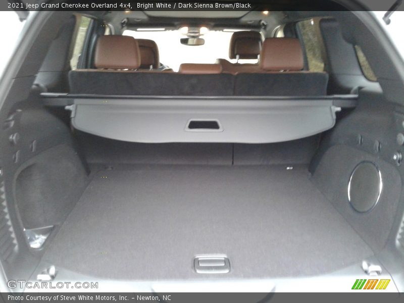 Bright White / Dark Sienna Brown/Black 2021 Jeep Grand Cherokee Overland 4x4