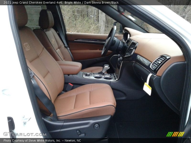 Bright White / Dark Sienna Brown/Black 2021 Jeep Grand Cherokee Overland 4x4