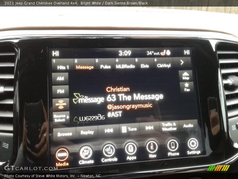 Bright White / Dark Sienna Brown/Black 2021 Jeep Grand Cherokee Overland 4x4