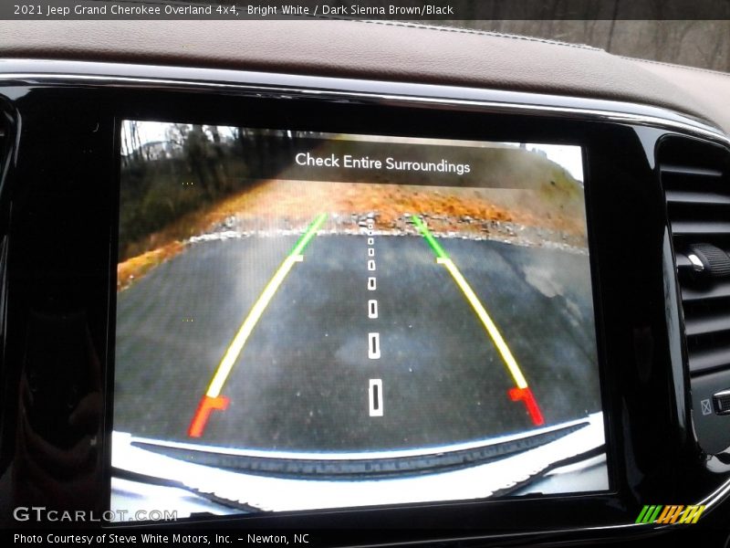 Bright White / Dark Sienna Brown/Black 2021 Jeep Grand Cherokee Overland 4x4